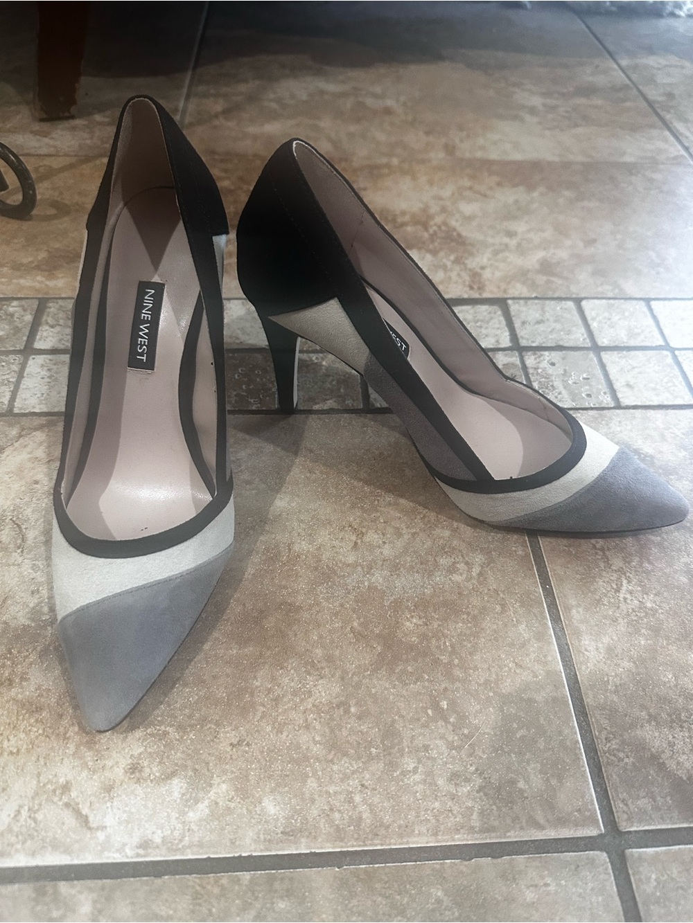 Nine West Colorblock Heels Size 7.5 Trendy Heels Comfortable